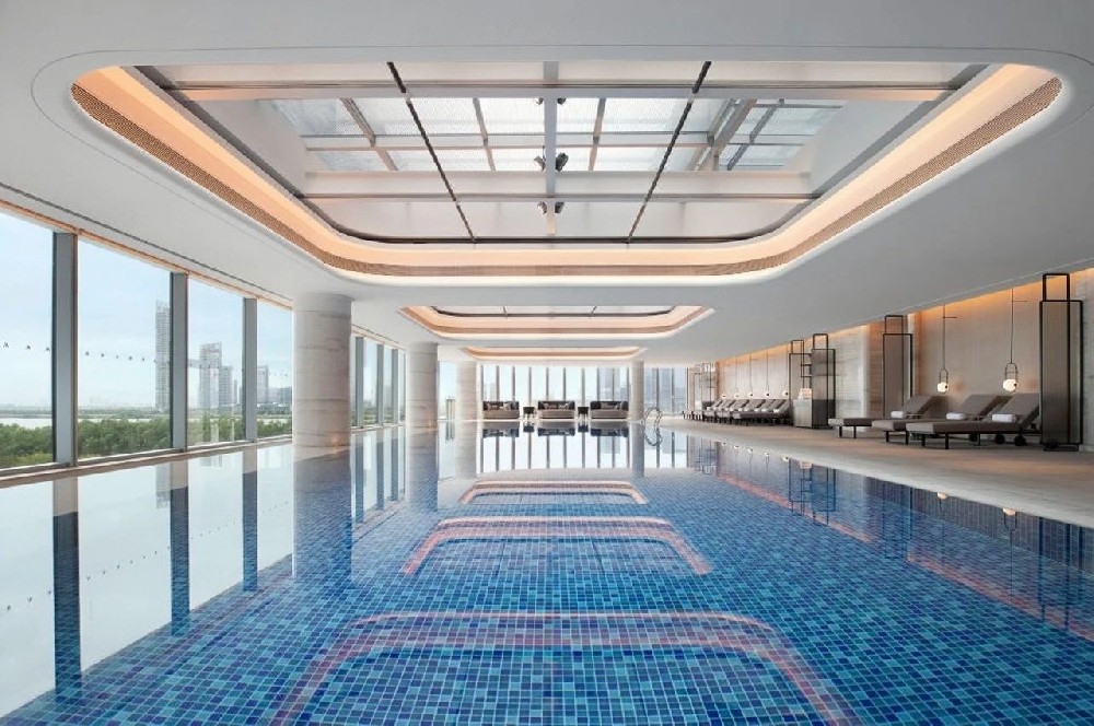 游泳池三集一體熱泵是什么？恒溫除濕空調(diào)原理一次講透！